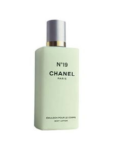 化妆品与家用电器 现代家庭的时尚与科技融合