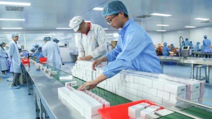 兰希黎携手兰粉探秘工厂 匠心执着，成就护肤之美