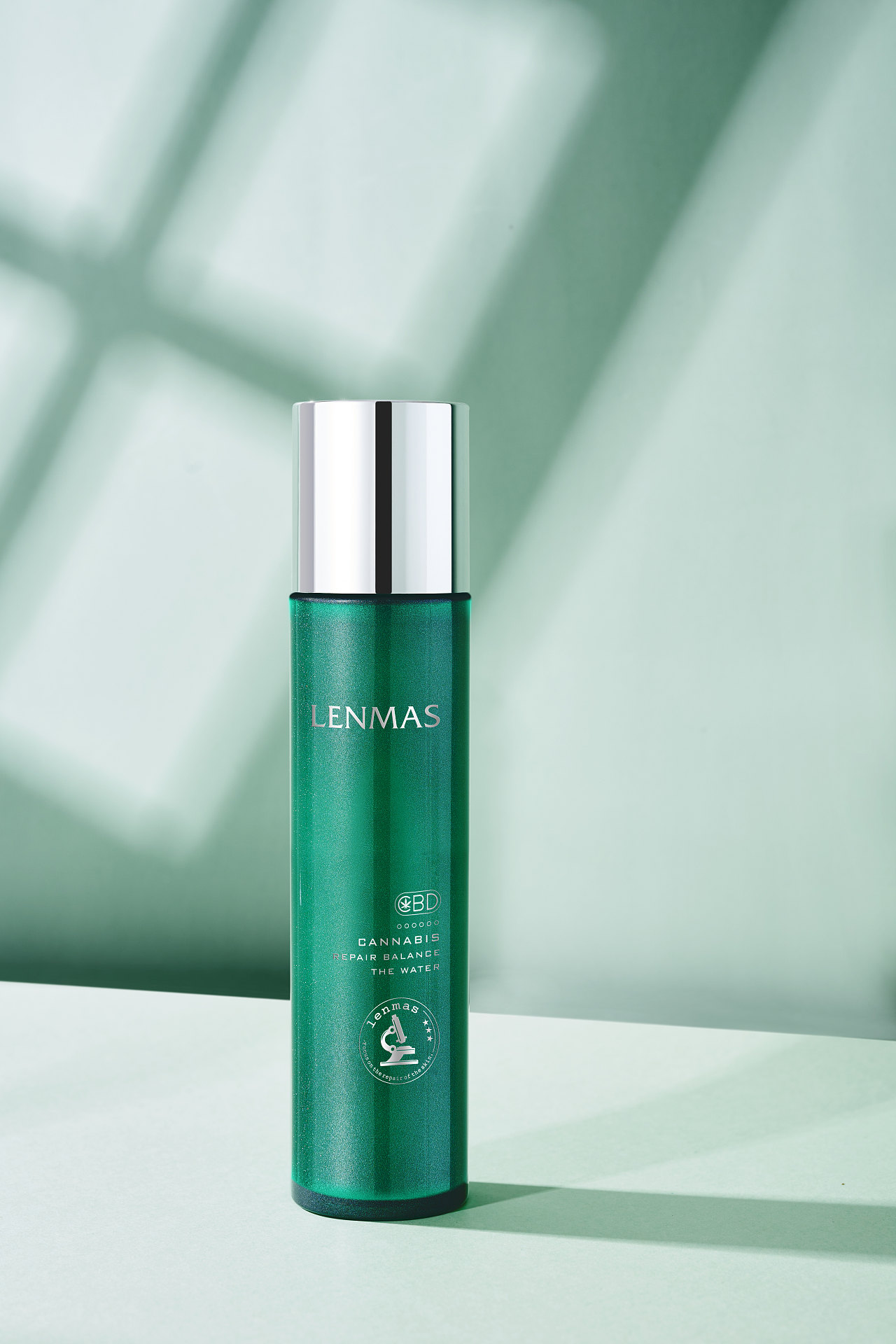 预算成本总投资24.69万起，加盟费2.79万元起 化妆品加盟创业的机遇与挑战